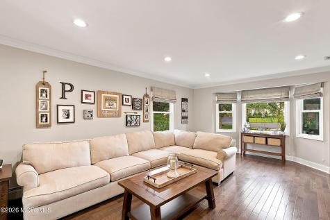 11 Sir Paul Court Middletown NJ 07748