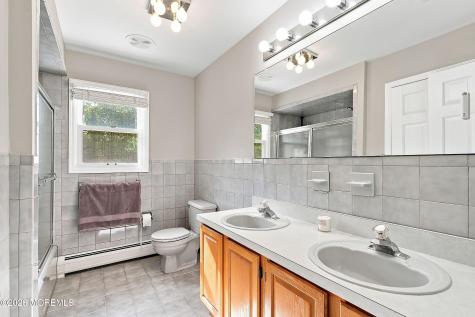 11 Sir Paul Court Middletown NJ 07748