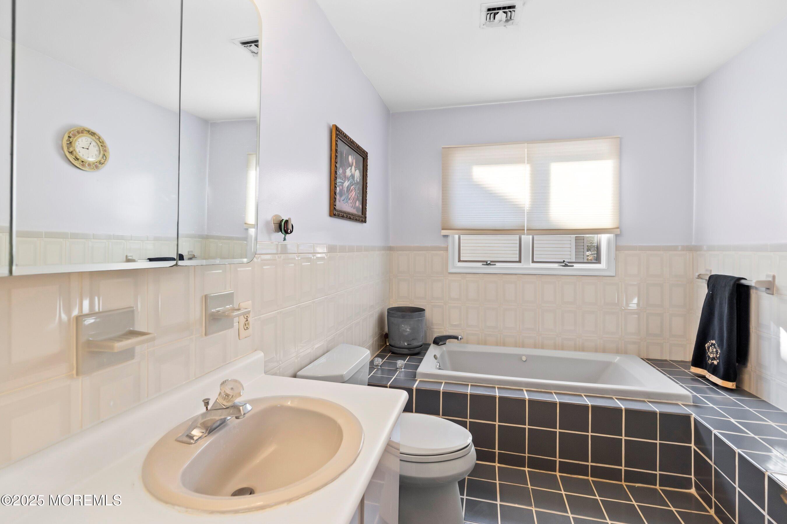 114 Carey Street Lakewood NJ 08701
