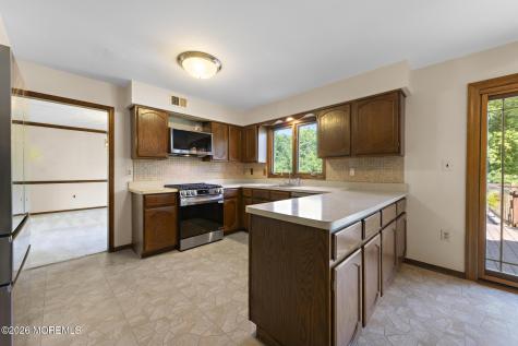 31 Vaughn Drive Middletown NJ 07748