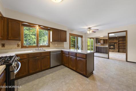 31 Vaughn Drive Middletown NJ 07748