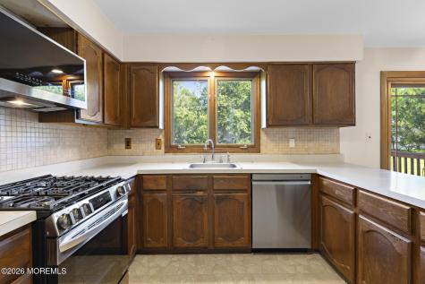 31 Vaughn Drive Middletown NJ 07748