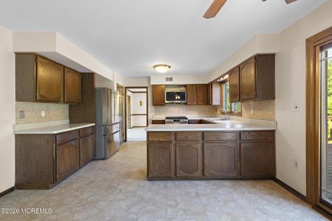 31 Vaughn Drive Middletown NJ 07748