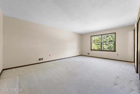 31 Vaughn Drive Middletown NJ 07748