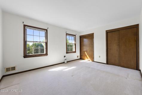 31 Vaughn Drive Middletown NJ 07748