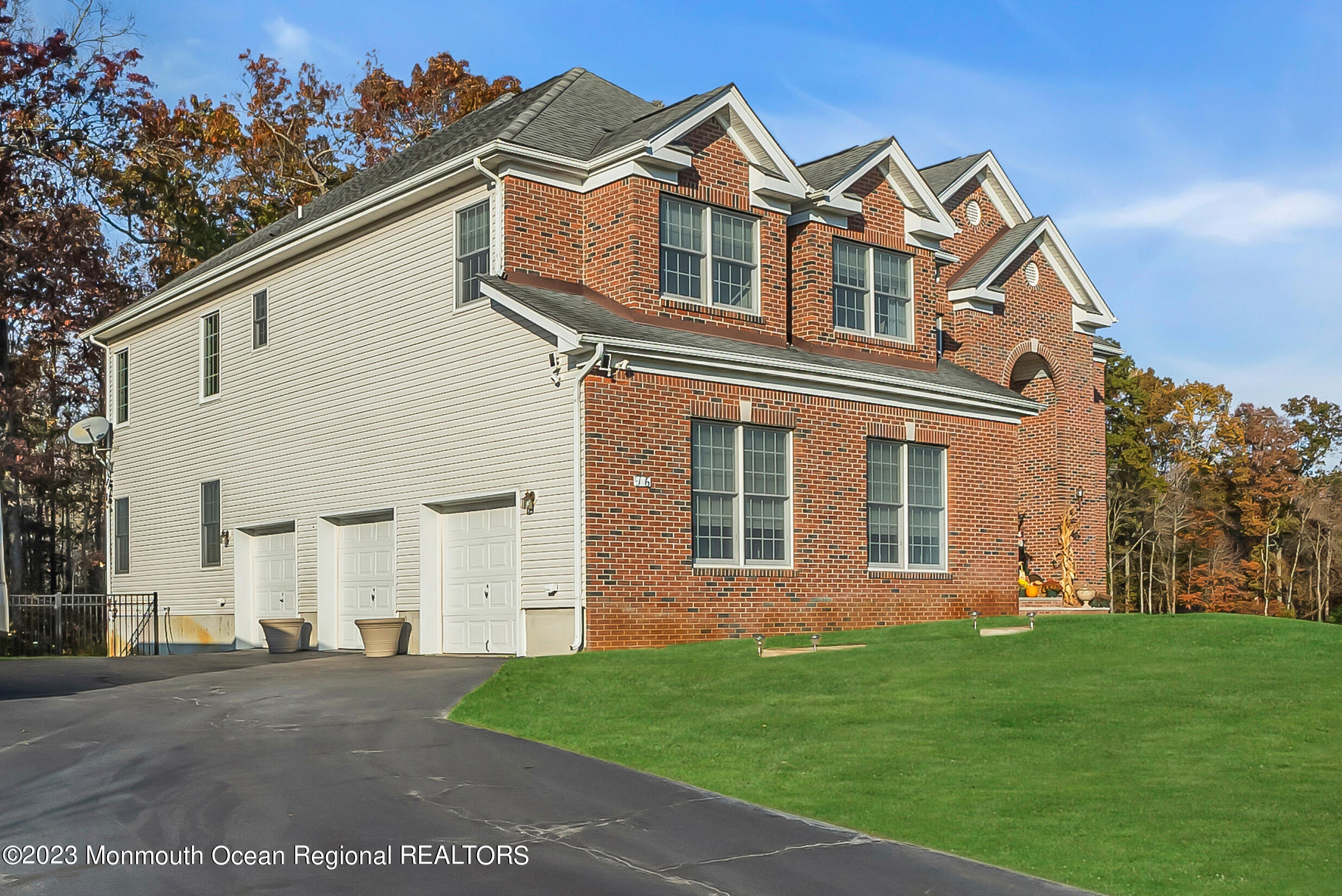 16 Lakeside Drive Jackson NJ 08527