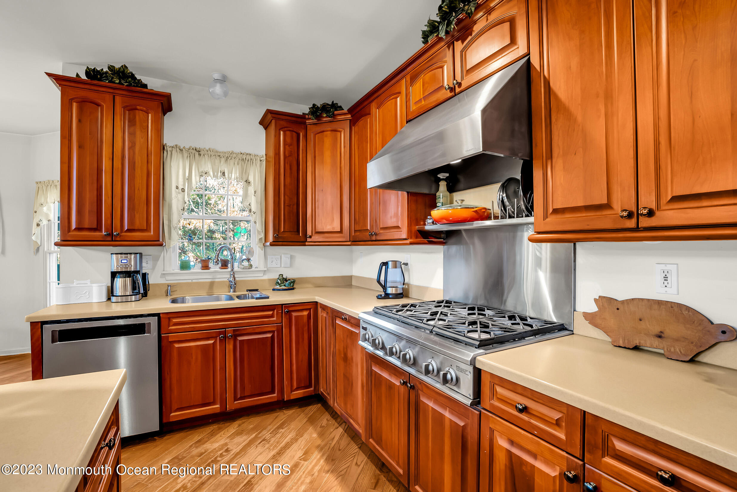 16 Lakeside Drive Jackson NJ 08527
