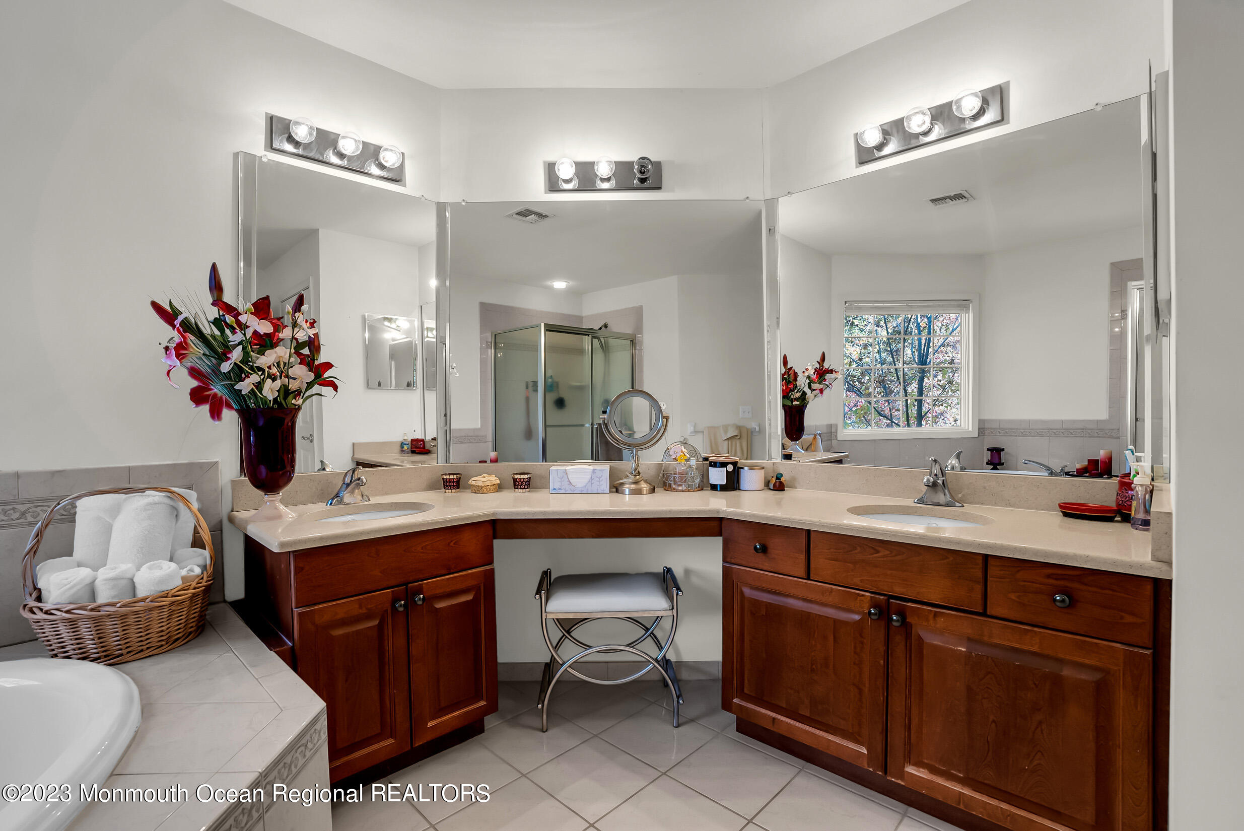 16 Lakeside Drive Jackson NJ 08527
