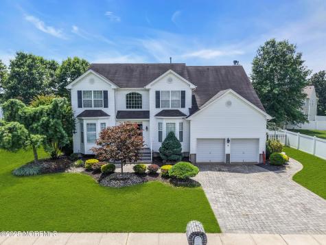 8 Cabin Brook Crescent Crest Manchester NJ 08759