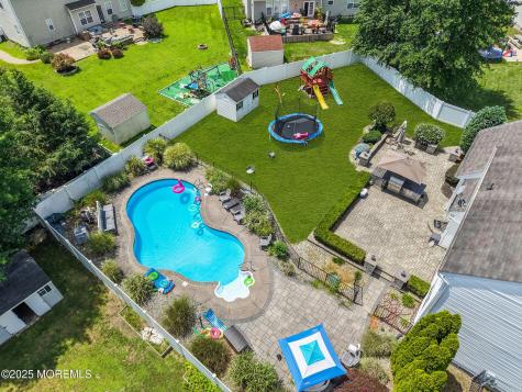 8 Cabin Brook Crescent Crest Manchester NJ 08759