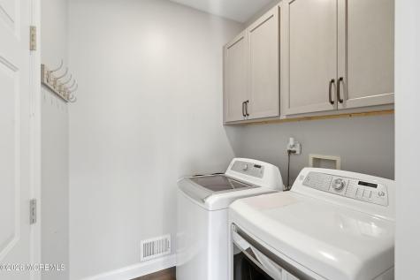 8 Cabin Brook Crescent Crest Manchester NJ 08759