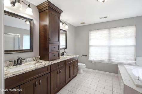 8 Cabin Brook Crescent Crest Manchester NJ 08759