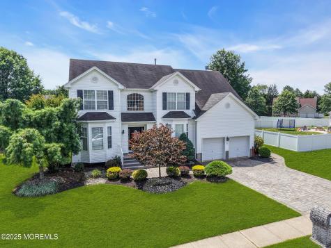 8 Cabin Brook Crescent Crest Manchester NJ 08759