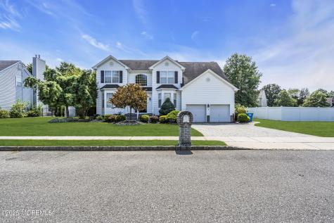 8 Cabin Brook Crescent Crest Manchester NJ 08759