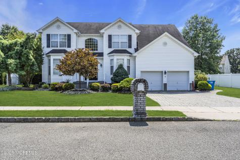 8 Cabin Brook Crescent Crest Manchester NJ 08759