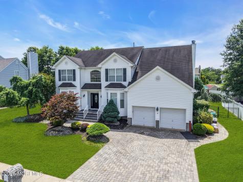 8 Cabin Brook Crescent Crest Manchester NJ 08759