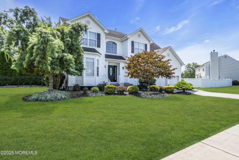 8 Cabin Brook Crescent Crest Manchester NJ 08759