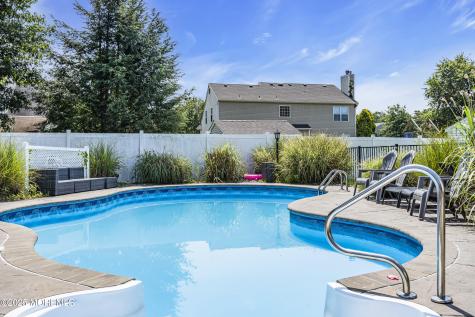 8 Cabin Brook Crescent Crest Manchester NJ 08759
