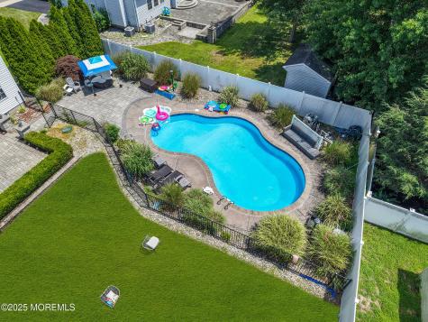 8 Cabin Brook Crescent Crest Manchester NJ 08759