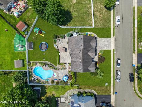 8 Cabin Brook Crescent Crest Manchester NJ 08759
