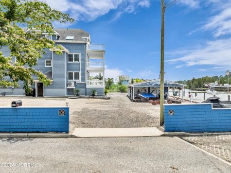 230 S Green Street Tuckerton NJ 08087