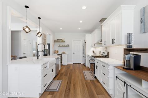 38 W Concourse Cliffwood Beach NJ 07735