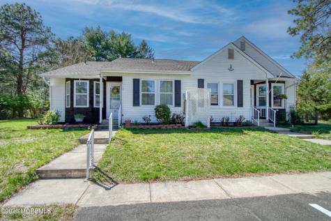 5 Berkeley Street Whiting NJ 08759