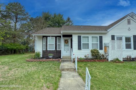 5 Berkeley Street Whiting NJ 08759