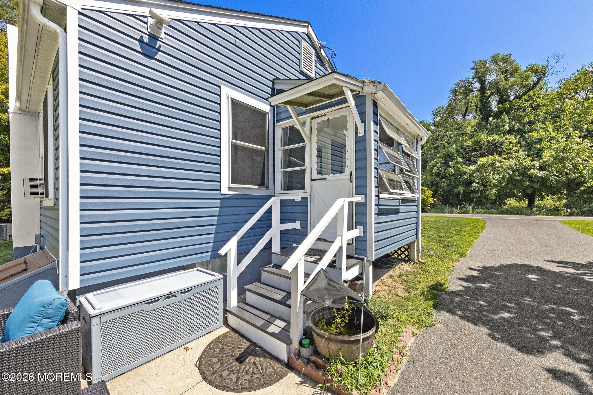 16 S Maple Avenue Tuckerton NJ 08087