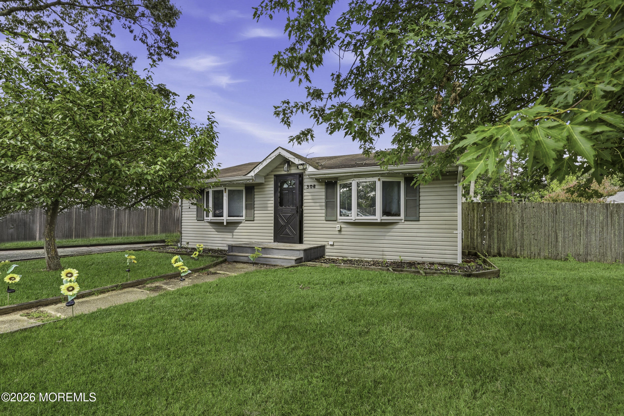 308 Tiller Avenue Beachwood NJ 08722