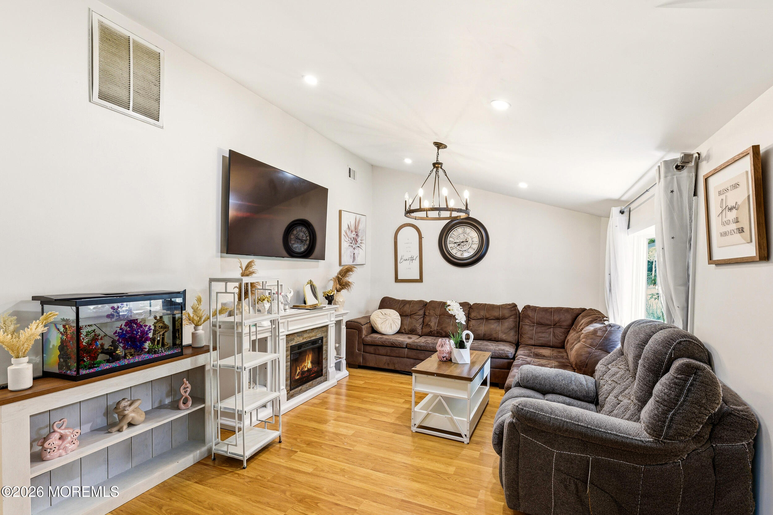 308 Tiller Avenue Beachwood NJ 08722