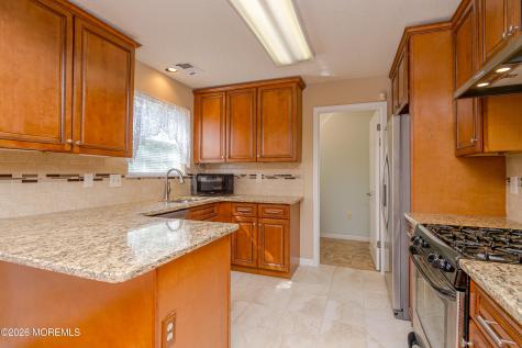 60 Glenn Oaks Court Old Bridge NJ 08857