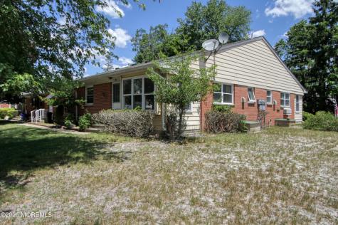 19 Yorktowne Parkway Whiting NJ 08759