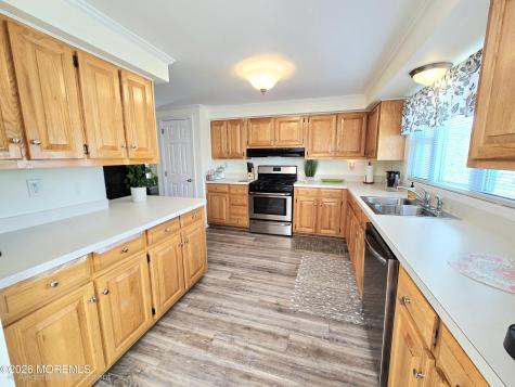 25 Pine Ridge Boulevard Whiting NJ 08759
