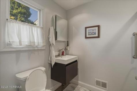 32 Cove Road W Bayville NJ 08721