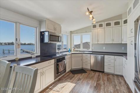 32 Cove Road W Bayville NJ 08721