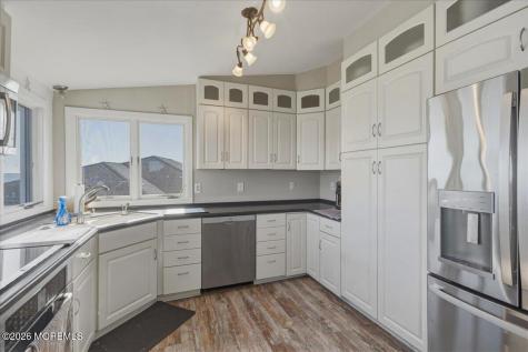 32 Cove Road W Bayville NJ 08721