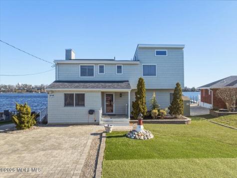 32 Cove Road W Bayville NJ 08721