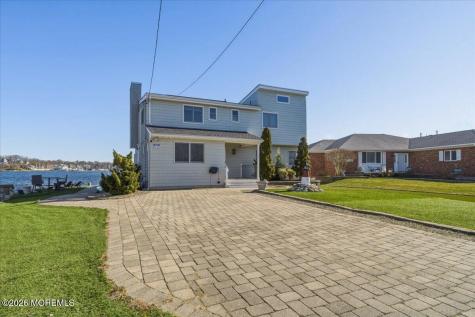 32 Cove Road W Bayville NJ 08721