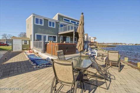 32 Cove Road W Bayville NJ 08721
