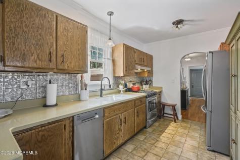 636 Ridgedale Avenue Woodbridge NJ 07095
