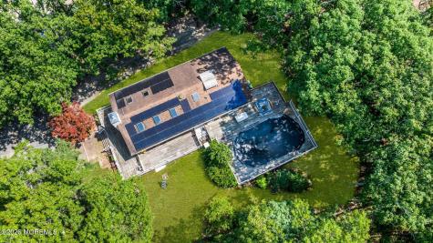 571 Whitecomb Avenue Jackson NJ 08527