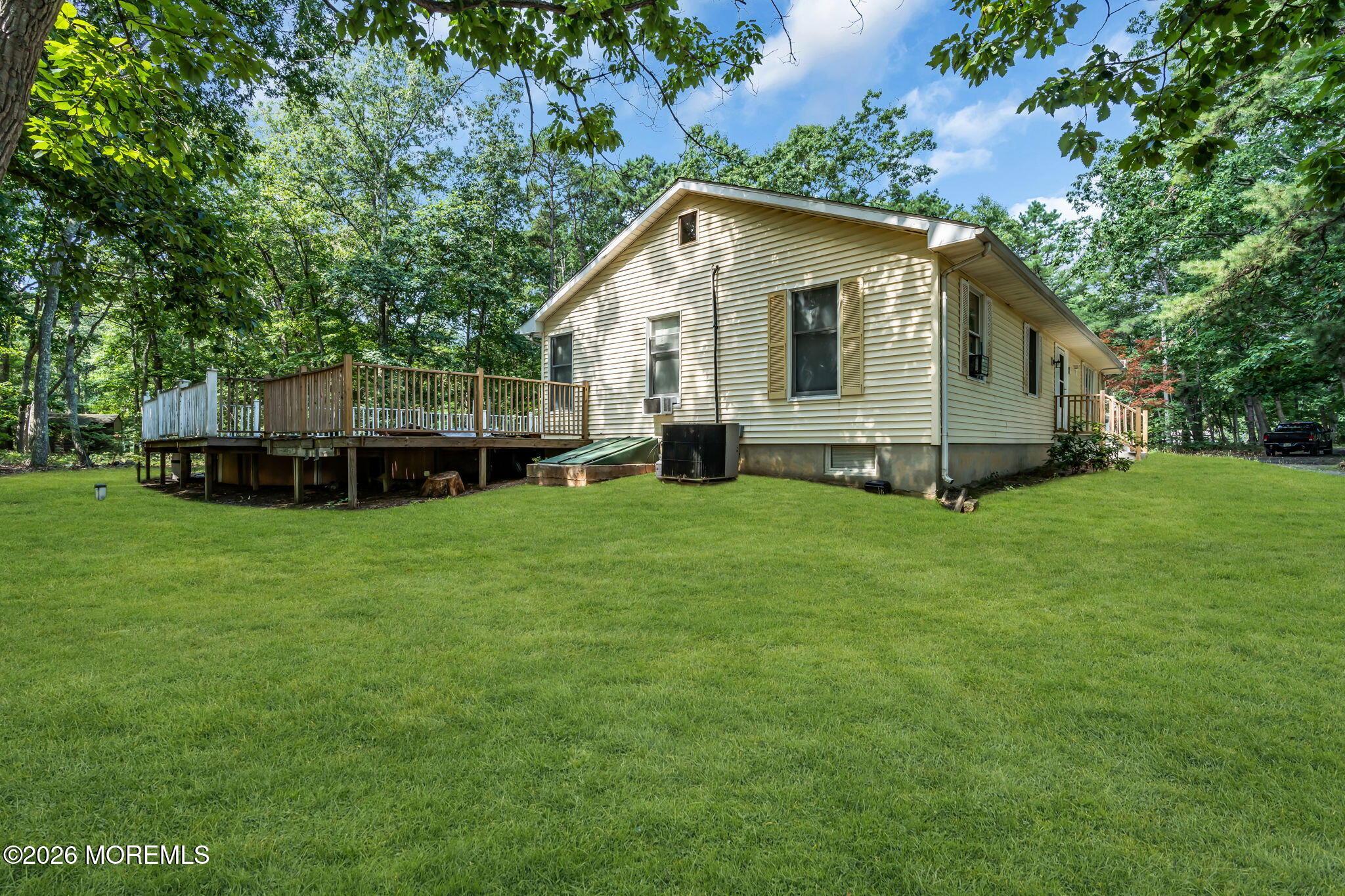 571 Whitecomb Avenue Jackson NJ 08527