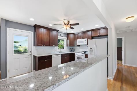 575 Garfield Avenue Belford NJ 07718