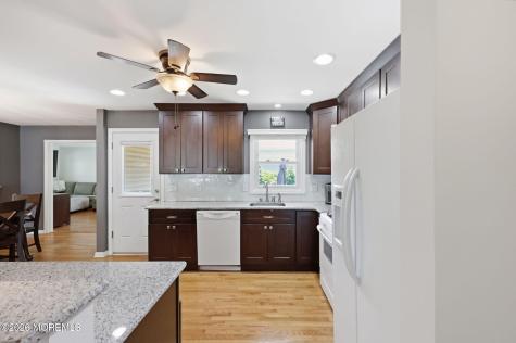 575 Garfield Avenue Belford NJ 07718