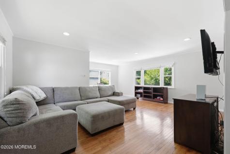 575 Garfield Avenue Belford NJ 07718