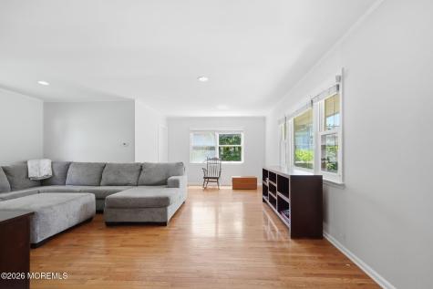 575 Garfield Avenue Belford NJ 07718