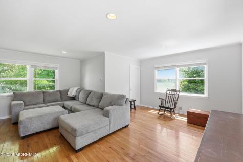 575 Garfield Avenue Belford NJ 07718