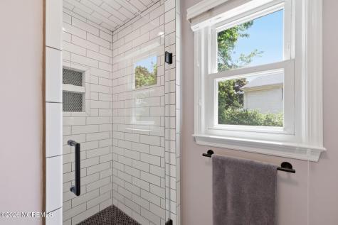 575 Garfield Avenue Belford NJ 07718