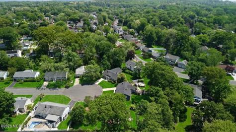 575 Garfield Avenue Belford NJ 07718